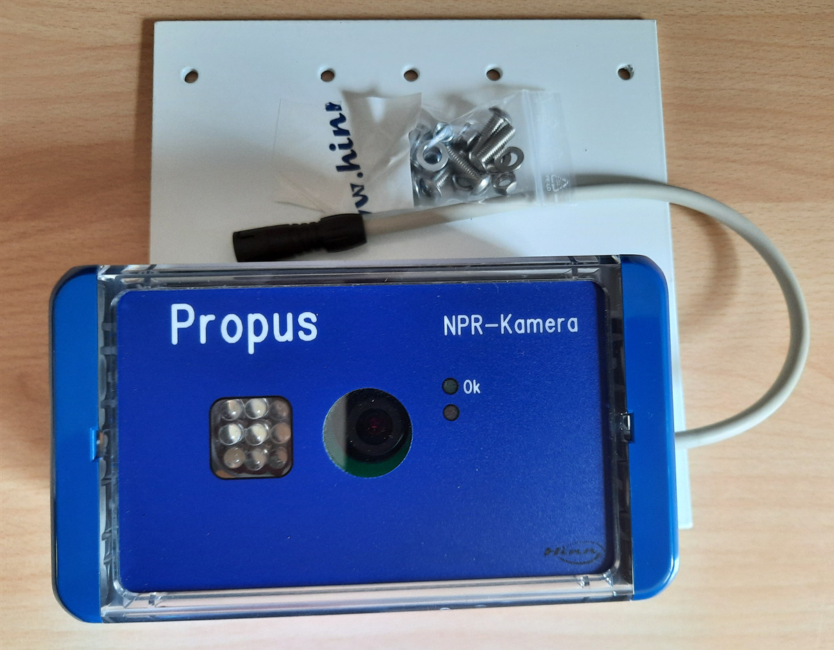Propus mit Befestigungsblech
